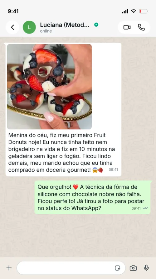 Luciana mostrando primeiro Fruit Donut feito em 10 minutos